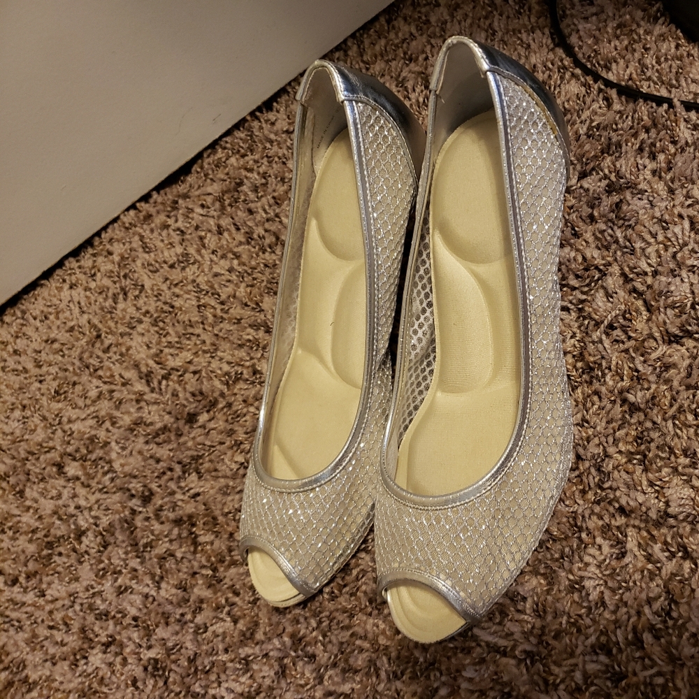 Adrianna Pappel, sparkle silver kitten heel, 8